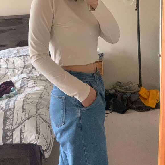 The North Face medium size crop top white/cream - Picture 4 of 10